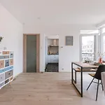 Huswell - Cozy Apartment On Walking Distance From The Beach